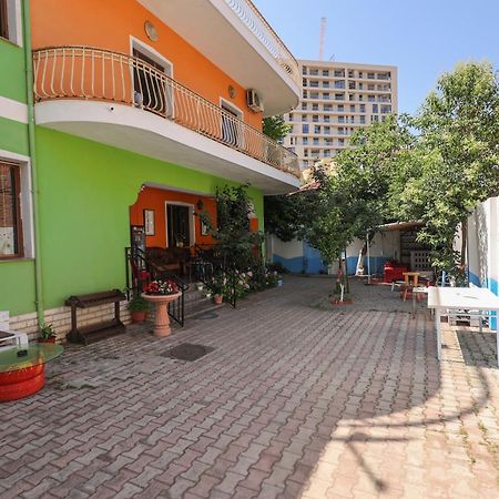 Hostel Osho Tirana Exteriör bild