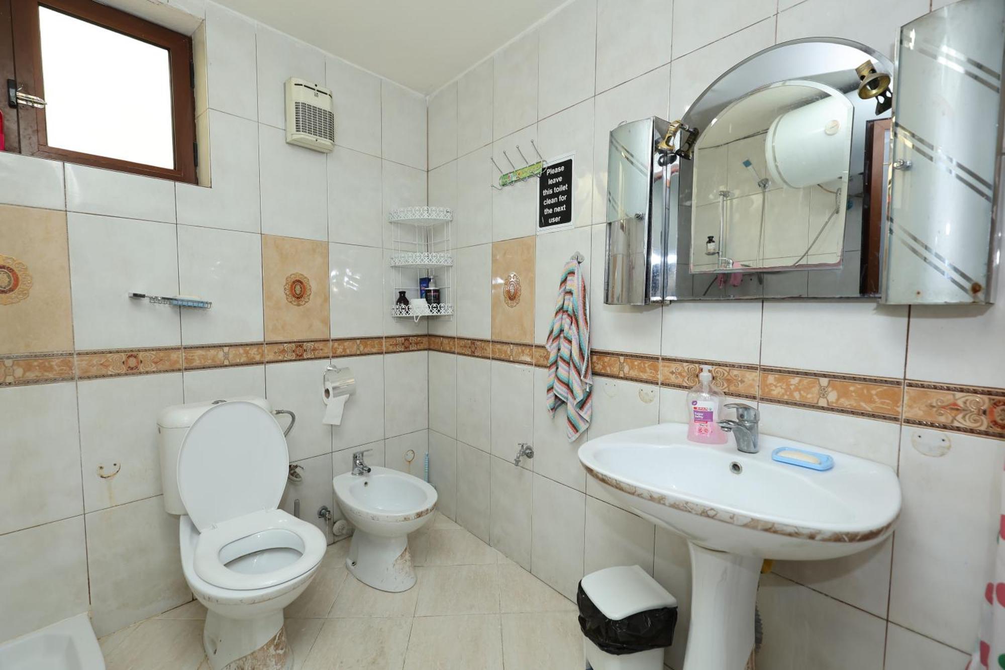 Hostel Osho Tirana Exteriör bild