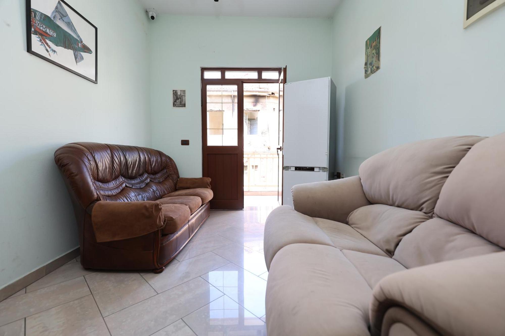 Hostel Osho Tirana Exteriör bild