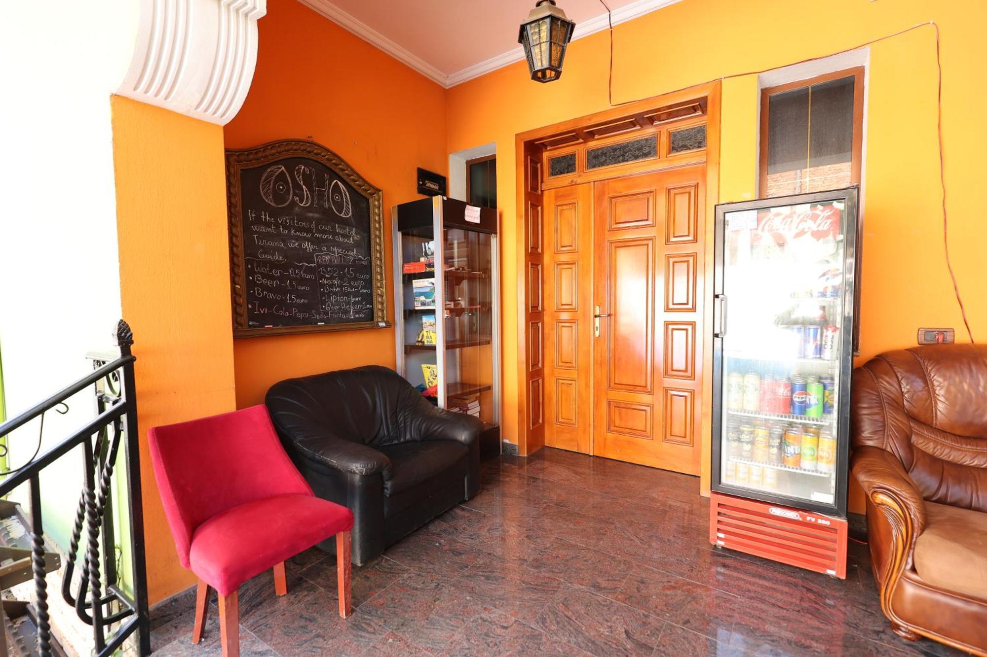 Hostel Osho Tirana Exteriör bild