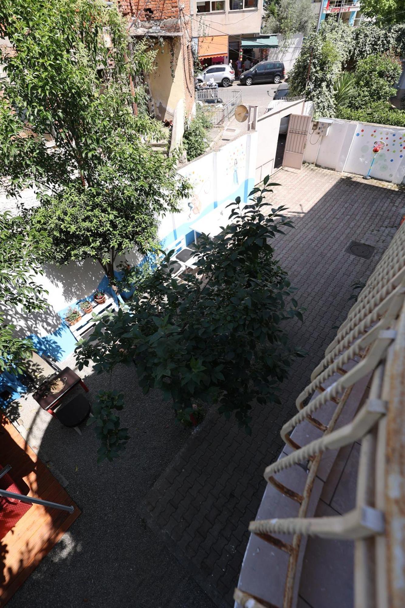 Hostel Osho Tirana Exteriör bild