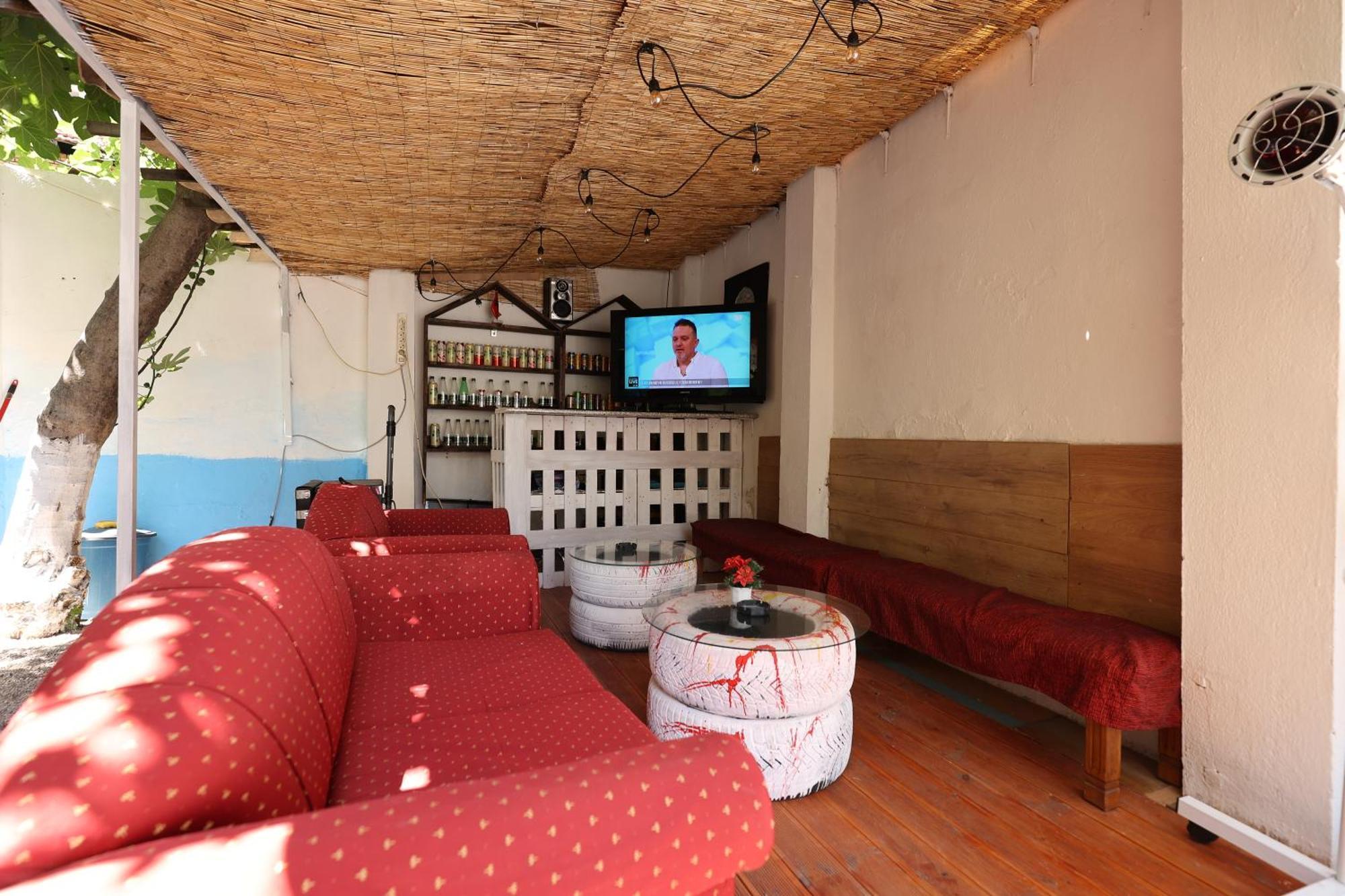 Hostel Osho Tirana Exteriör bild