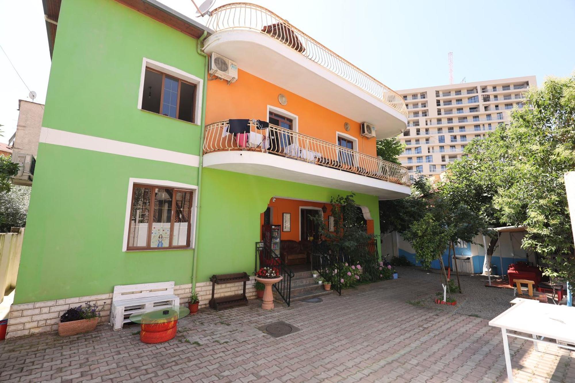 Hostel Osho Tirana Exteriör bild