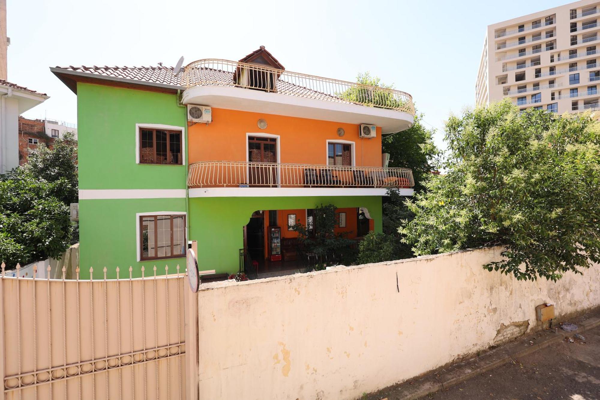 Hostel Osho Tirana Exteriör bild