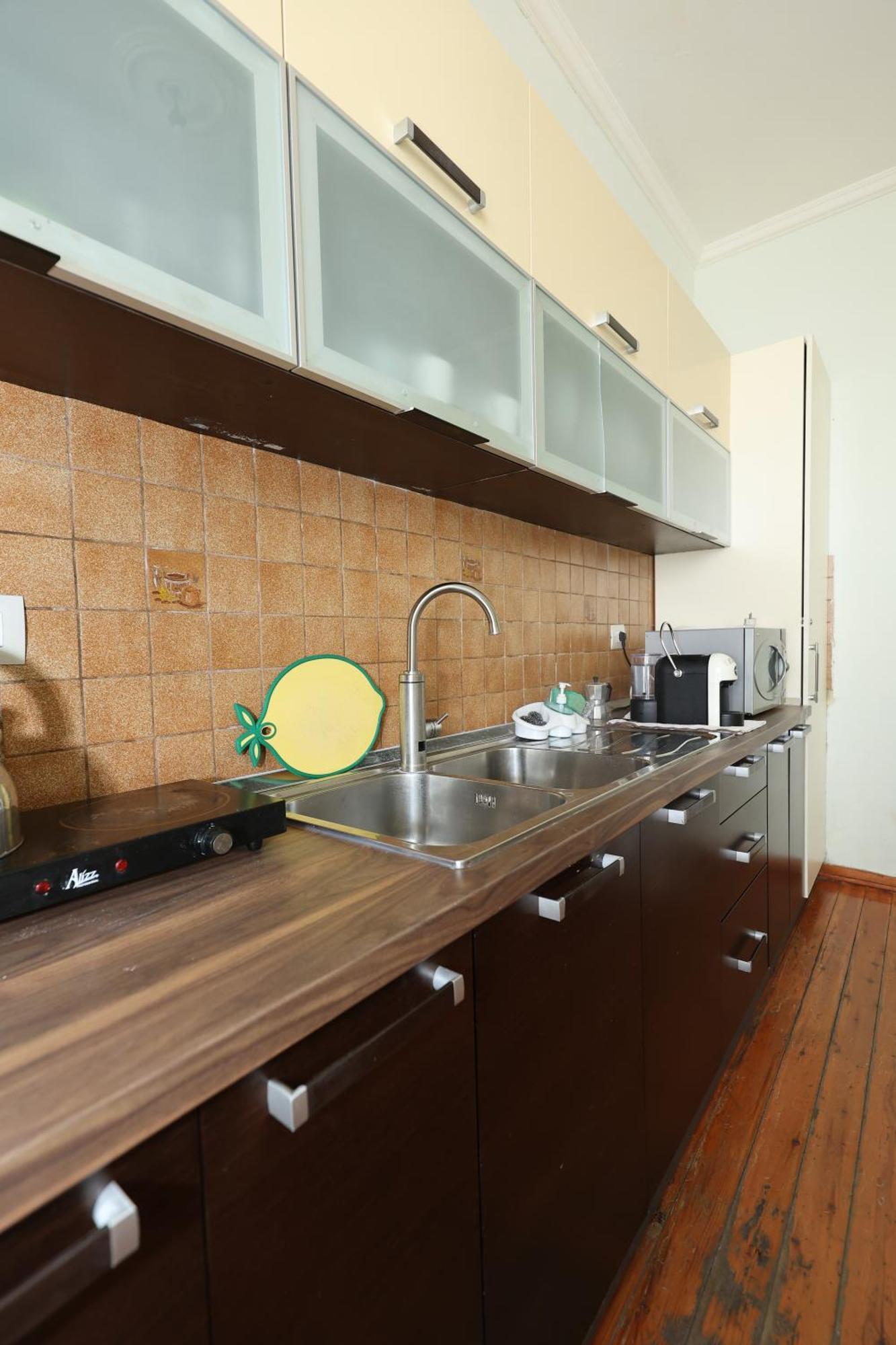 Hostel Osho Tirana Exteriör bild