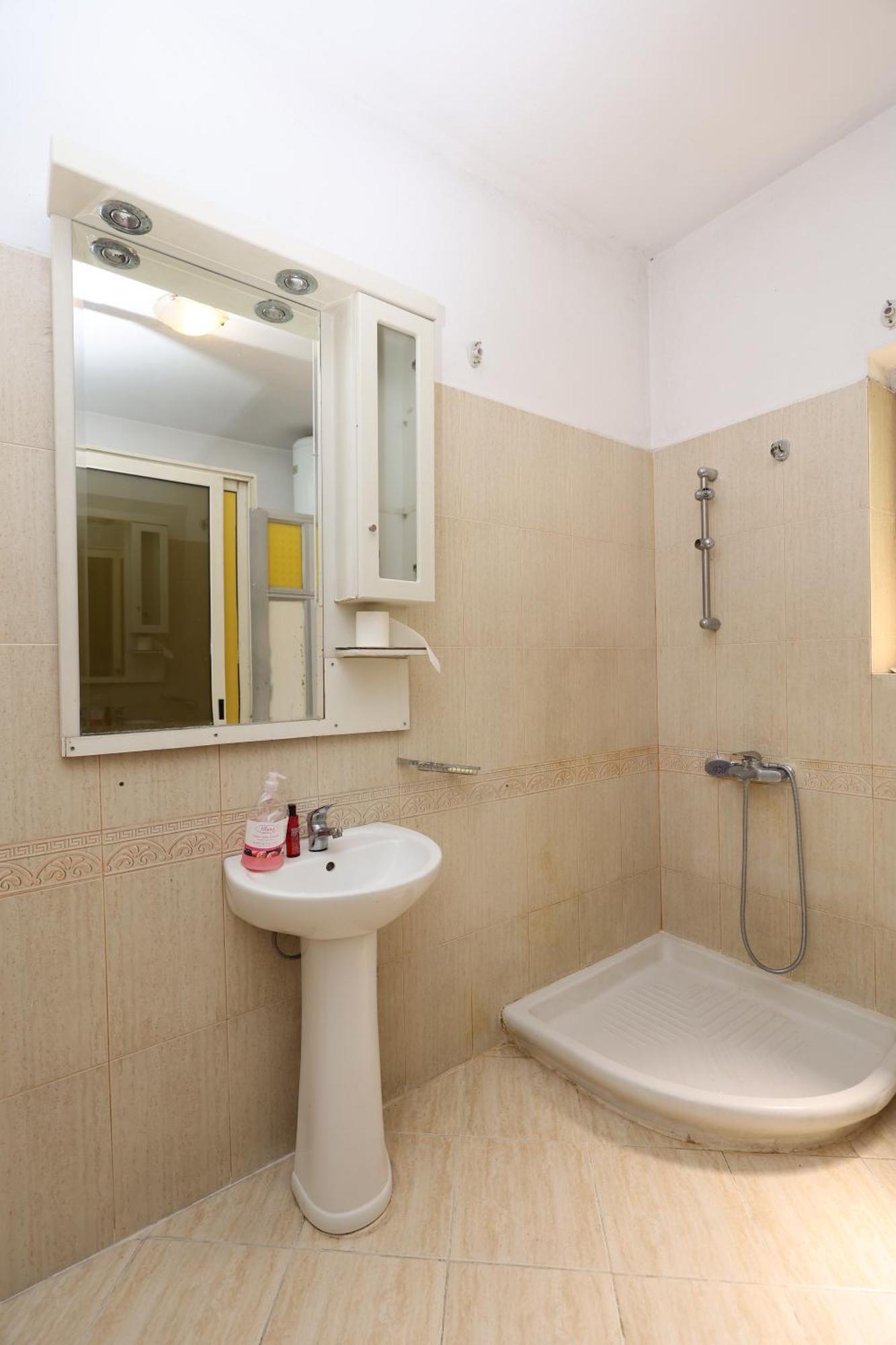 Hostel Osho Tirana Exteriör bild