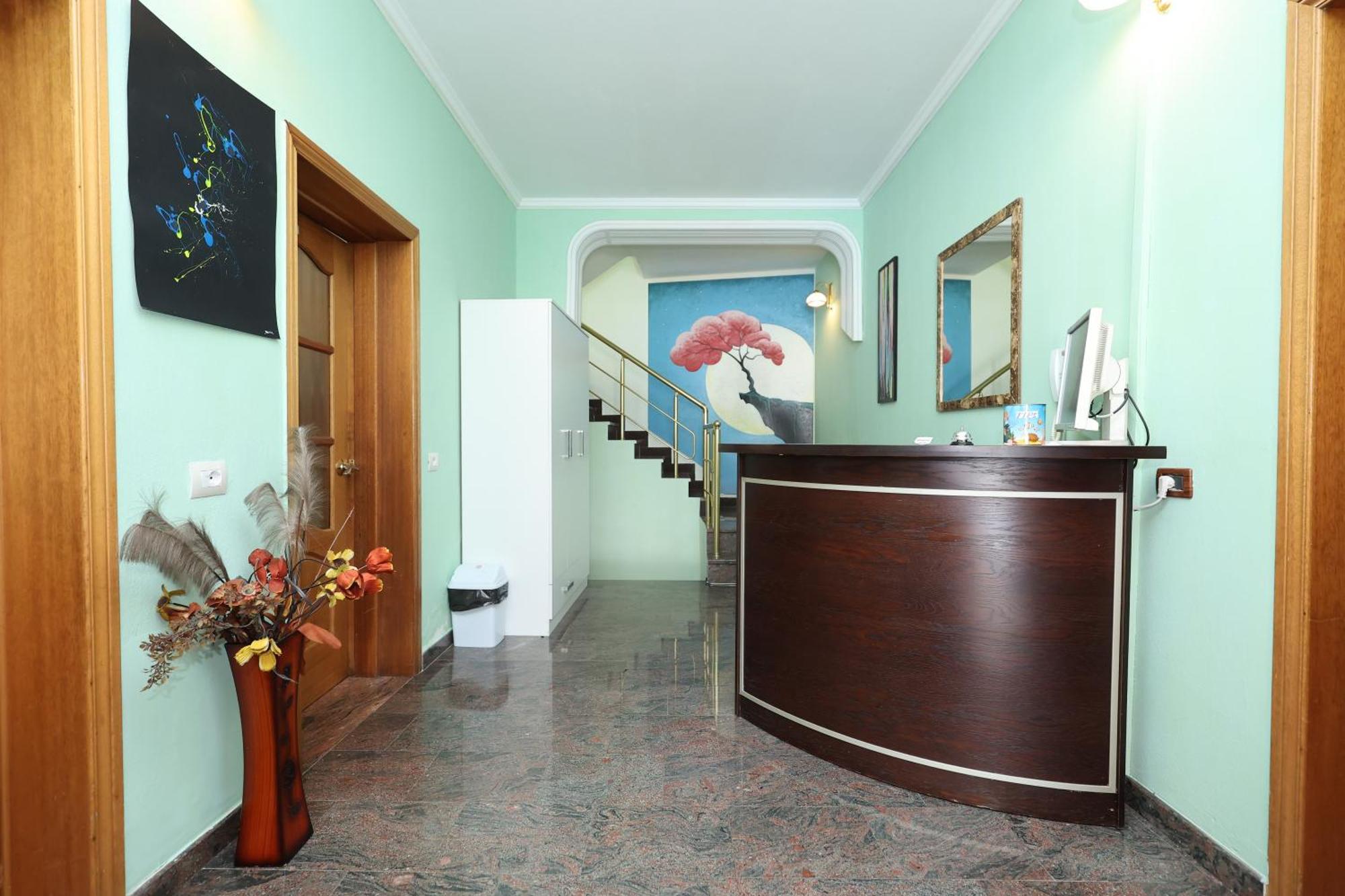 Hostel Osho Tirana Exteriör bild