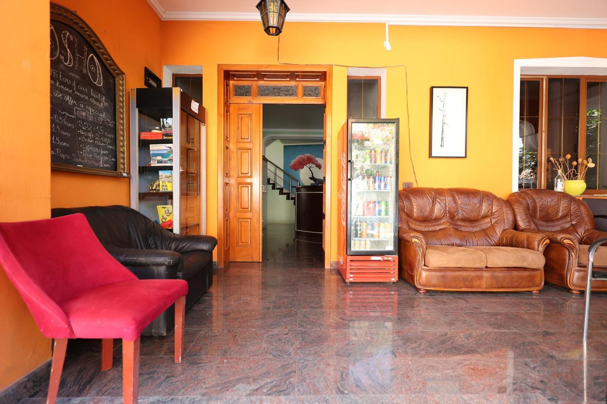 Hostel Osho Tirana Exteriör bild