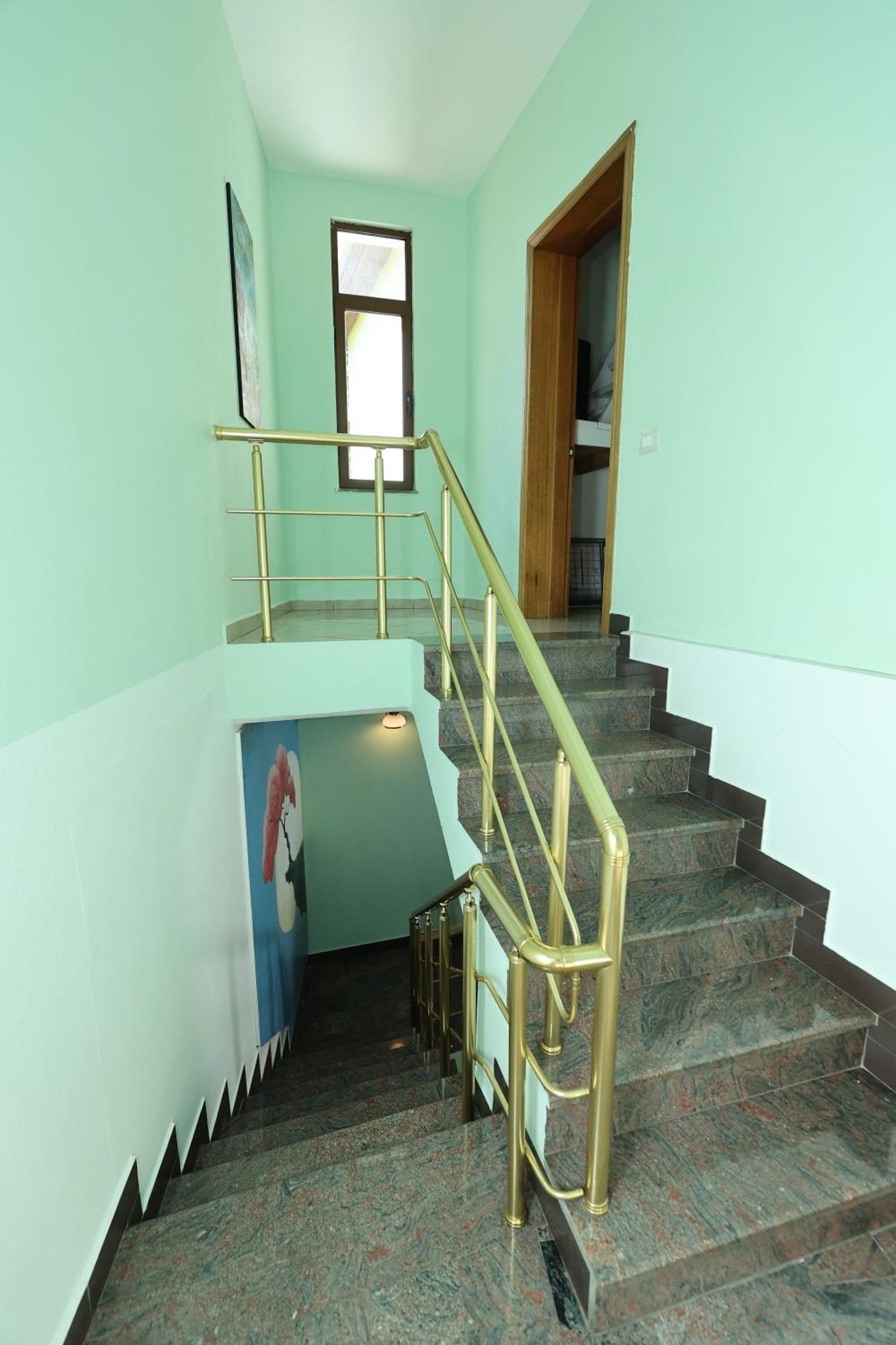 Hostel Osho Tirana Exteriör bild