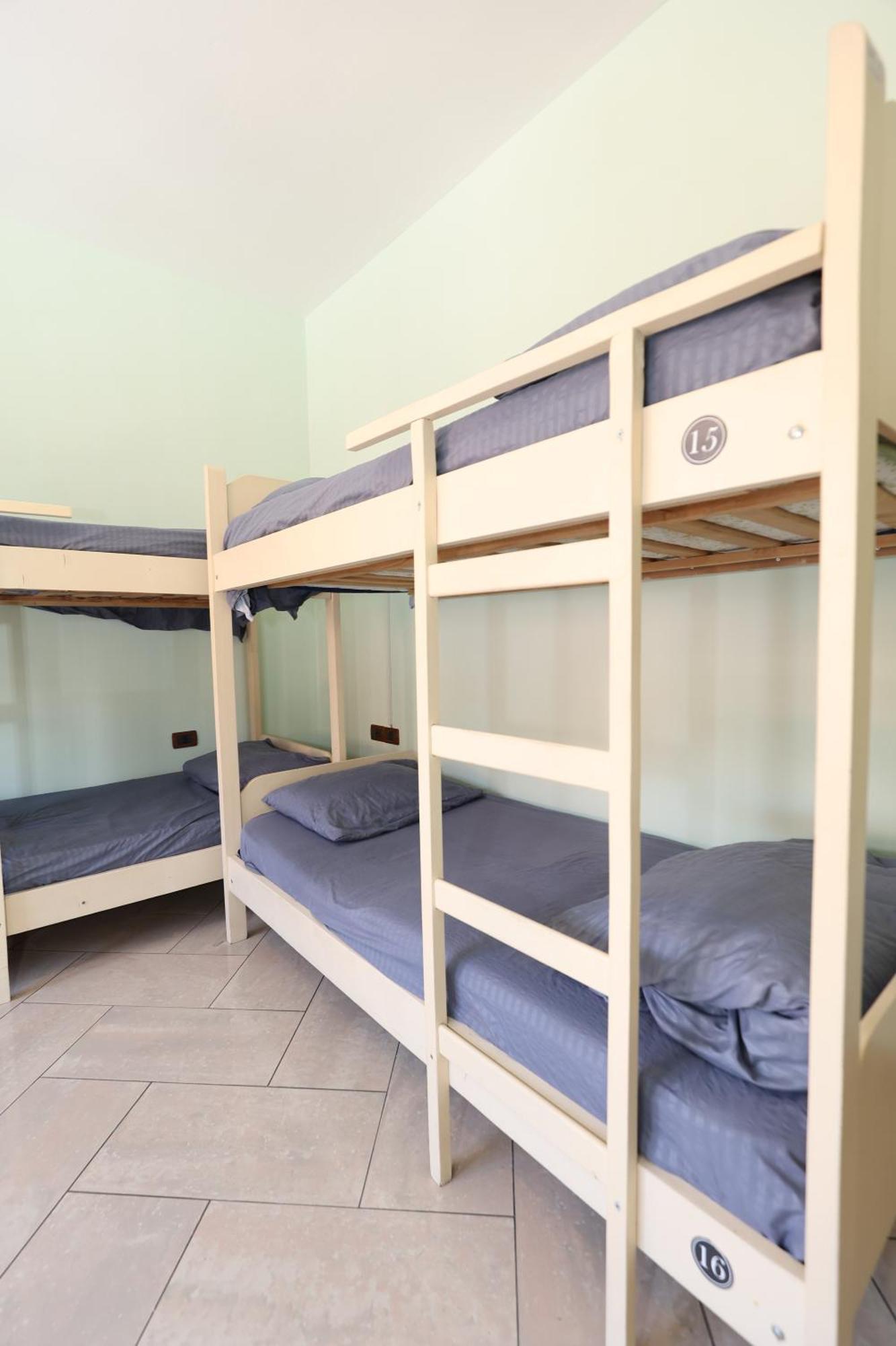 Hostel Osho Tirana Exteriör bild